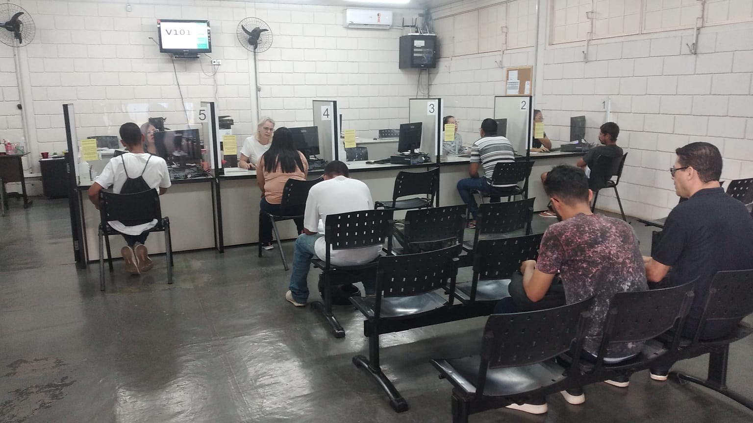 Sedese oferece curso de Libras aos colaboradores da rede Sine de Minas Gerais