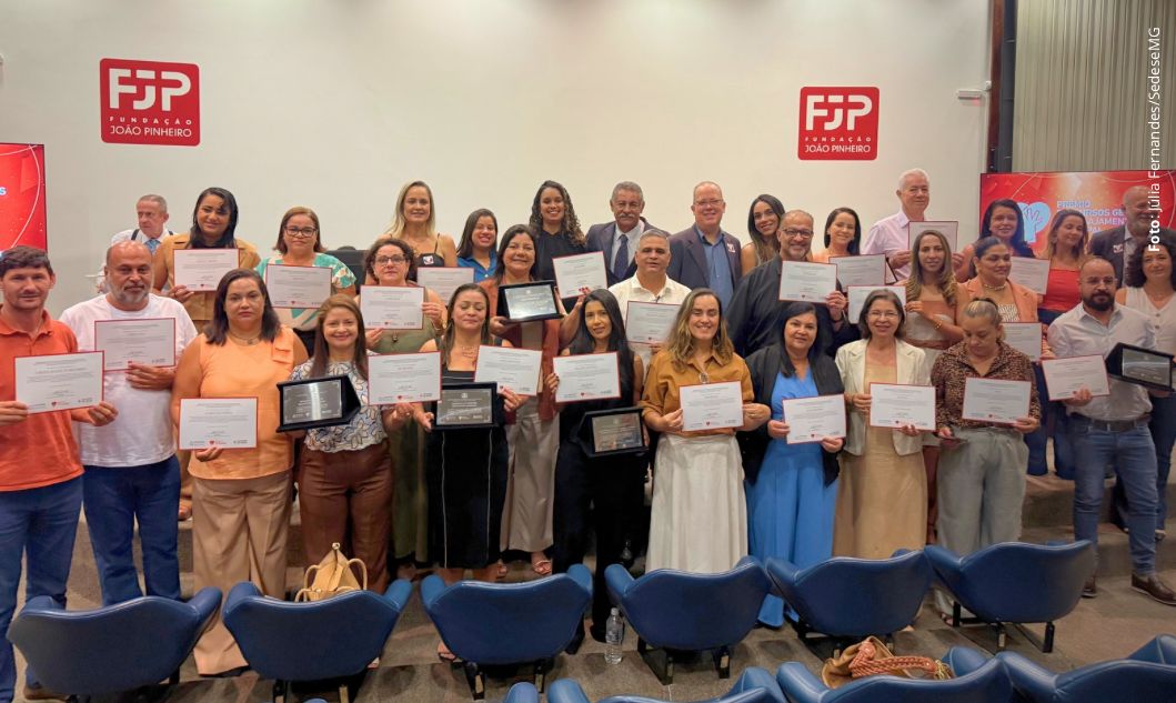  Governo de Minas premia municípios mineiros que se destacam na execução do programa Percursos Gerais