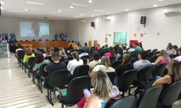 Capacitação sobre os novos programas Bolsa Família e PROCAD-SUAS chega às regionais de Almenara, Araçuaí e Salinas