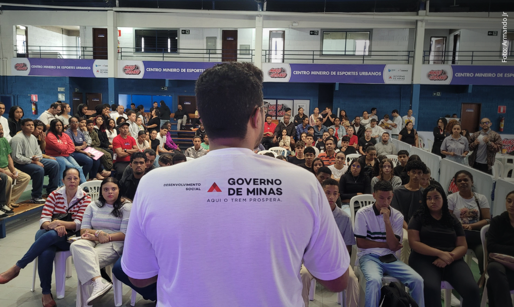 Governo de Minas realiza mutirão com milhares de vagas para jovens em busca do primeiro emprego