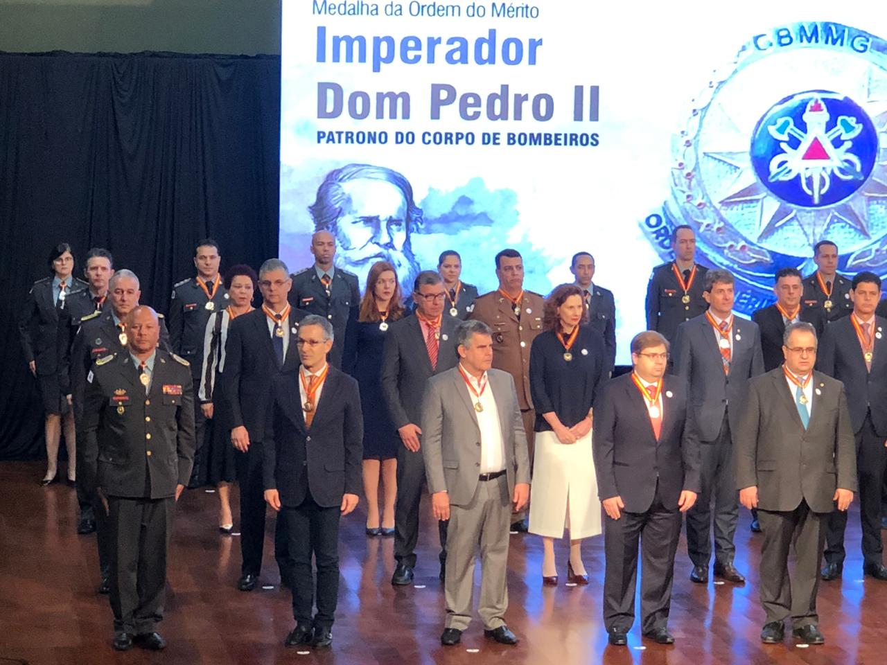 Secretária Elizabeth Jucá recebe medalha no Dia Nacional do Bombeiro 