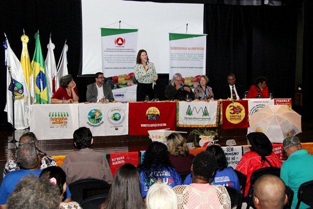 Secretária Elizabeth Jucá participa de abertura da Conferência Estadual de Segurança Alimentar e Nutricional Sustentável
