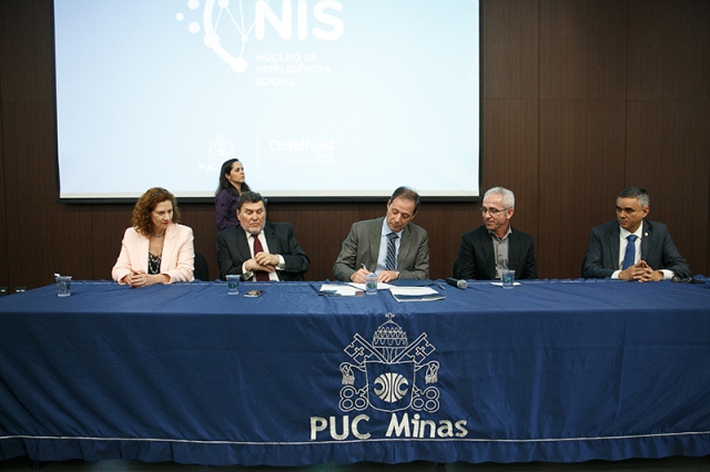 Governo de Minas, do Ceará e PUC Minas fazem parceria para projetos de intervenção social